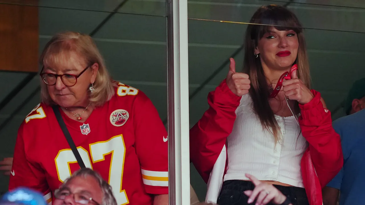 Taylor Swift at KC Chiefs game